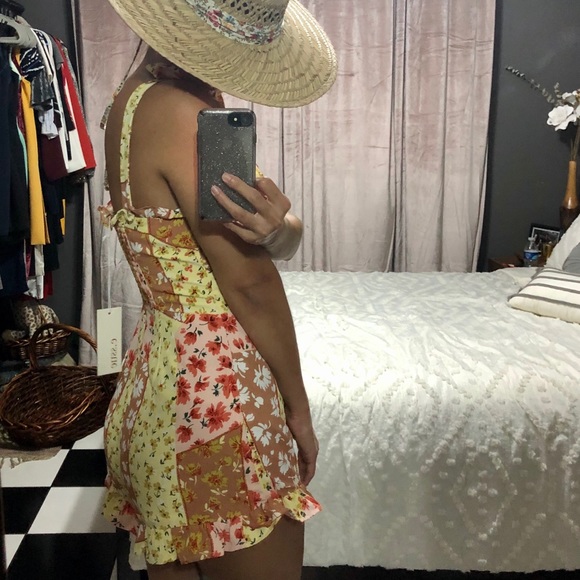 Floral Romper ☀️ - Picture 11 of 11